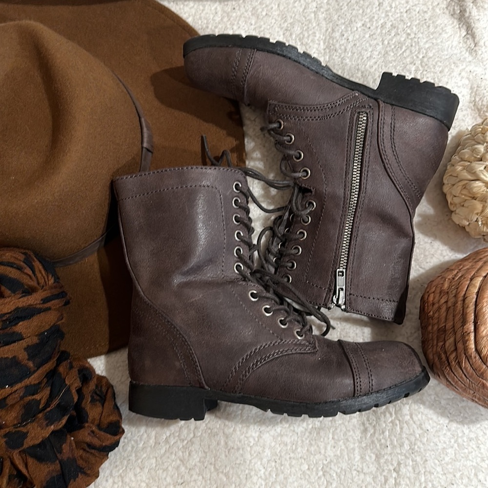 EXPRESS | Brown Lace Up Booties | 6